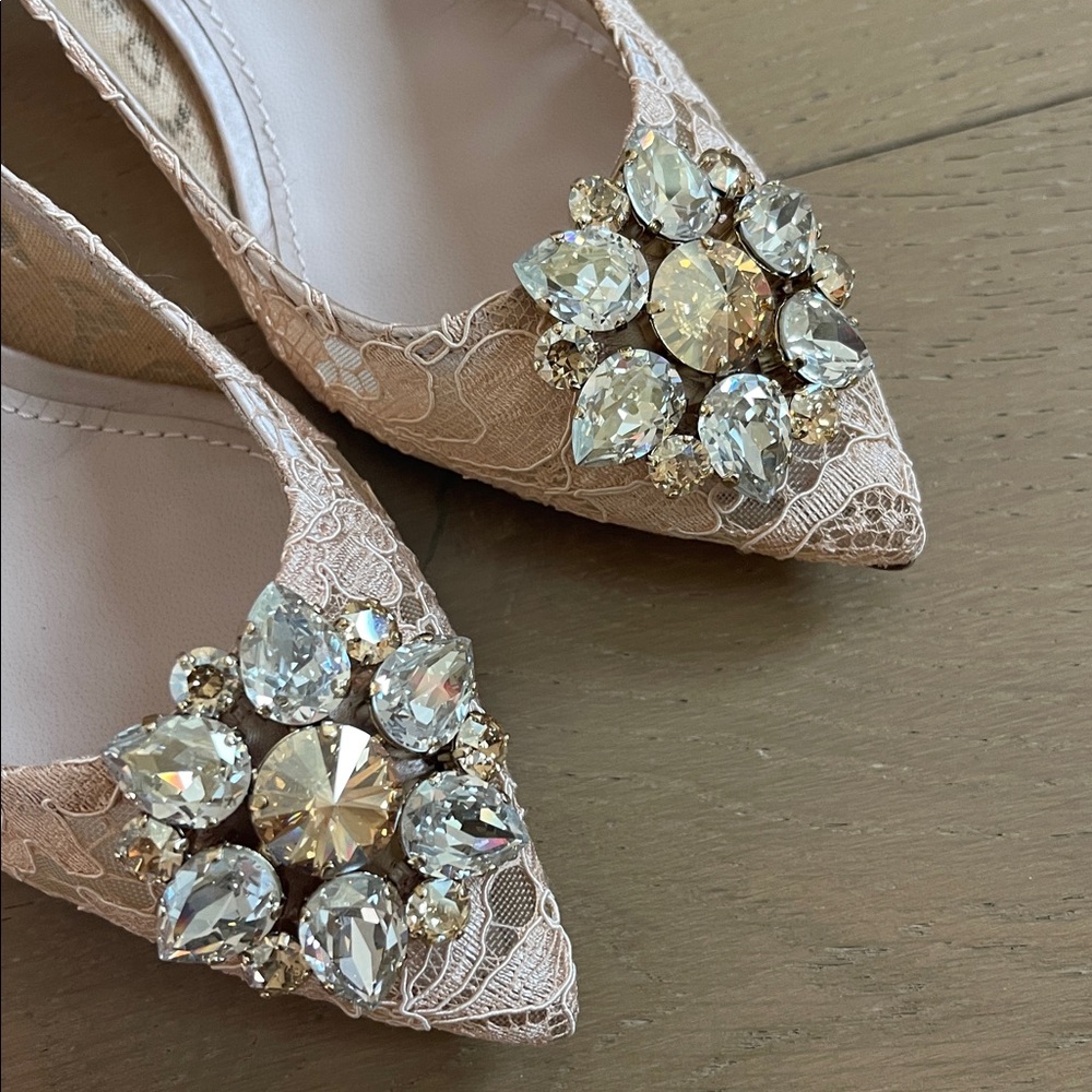 Dolce & Gabbana Bellucci  Beige Lace Heels with Crystal Embellishments - Picture 4 of 17